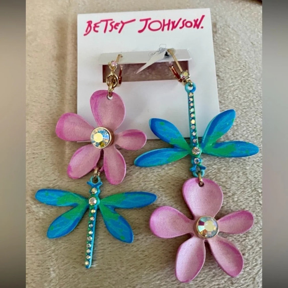 BETSEY JOHNSON Mismatched Dragonfly Aurora Borealis Crystal Dangle Earrings NWT - Picture 1 of 2